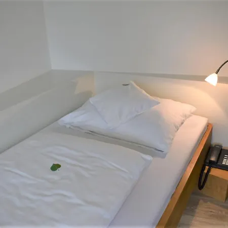 Lindenallee Hotel 3*