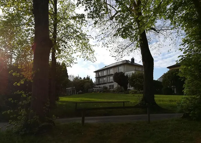Hotel Lindenallee 3*